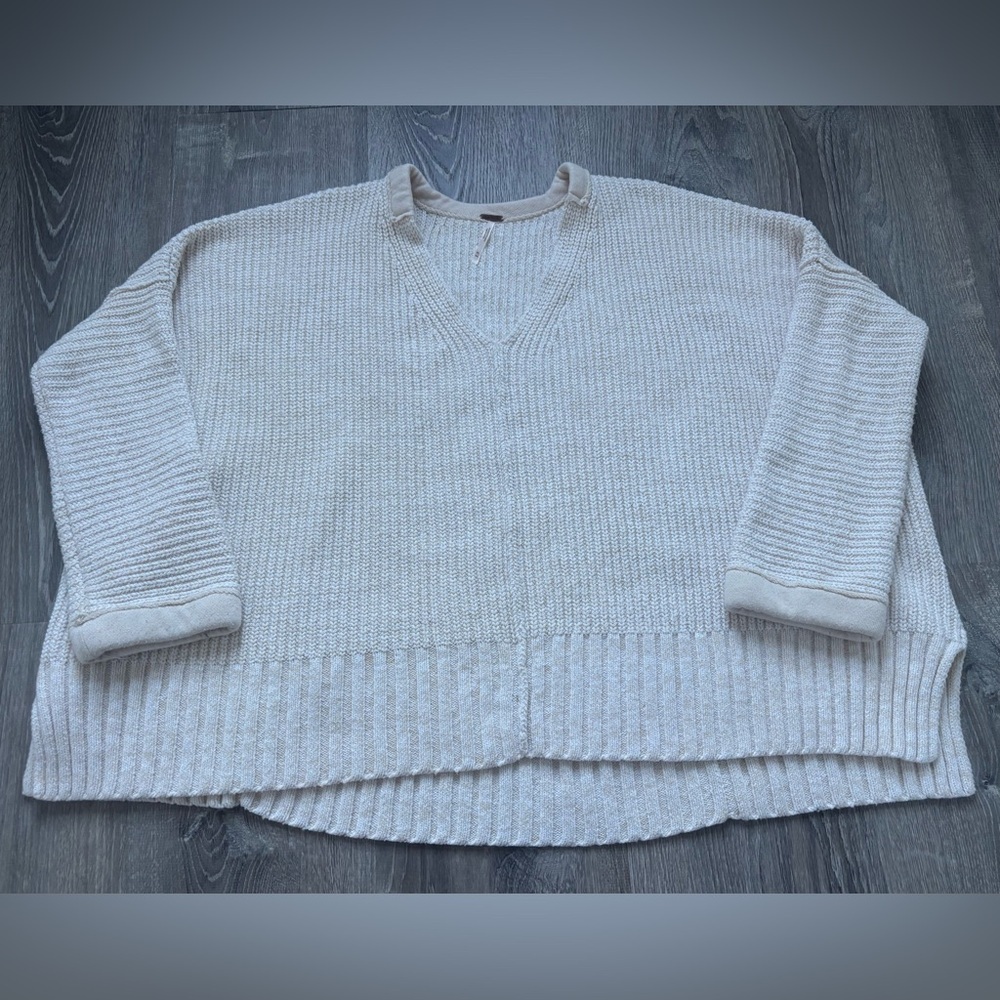 Free People oversized Cream V-Neck Sweater size m/l